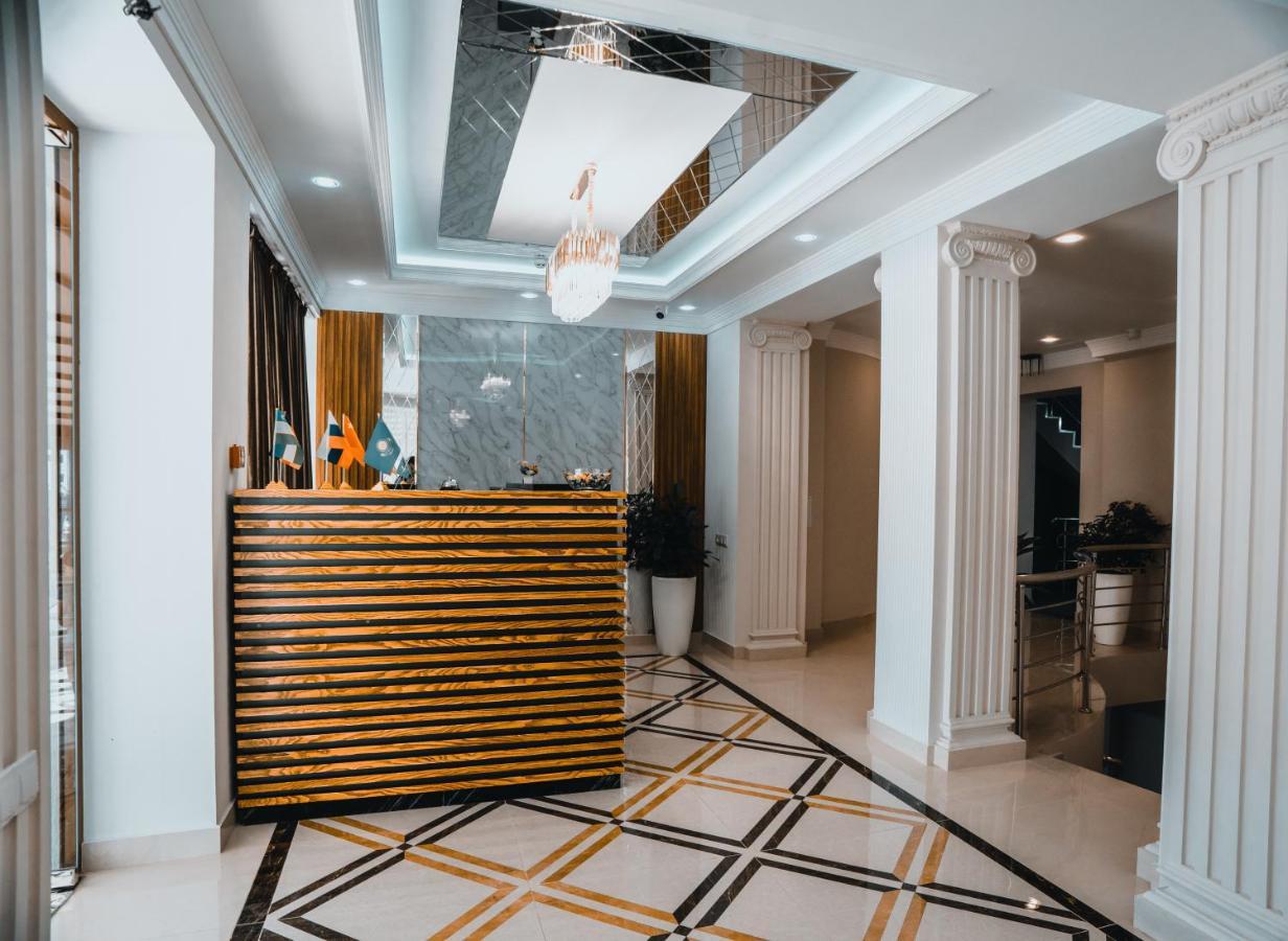 Demure Hotel Tashkent Esterno foto