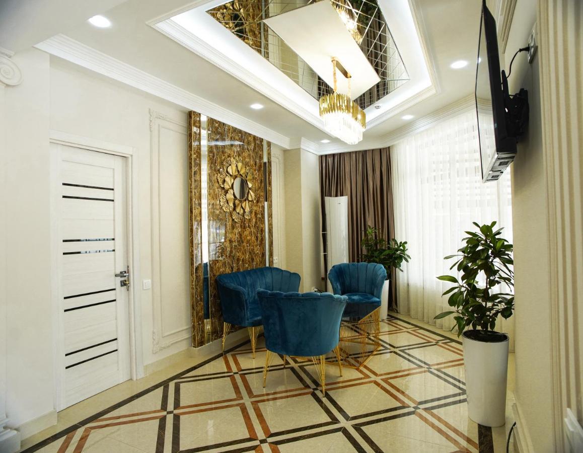 Demure Hotel Tashkent Esterno foto