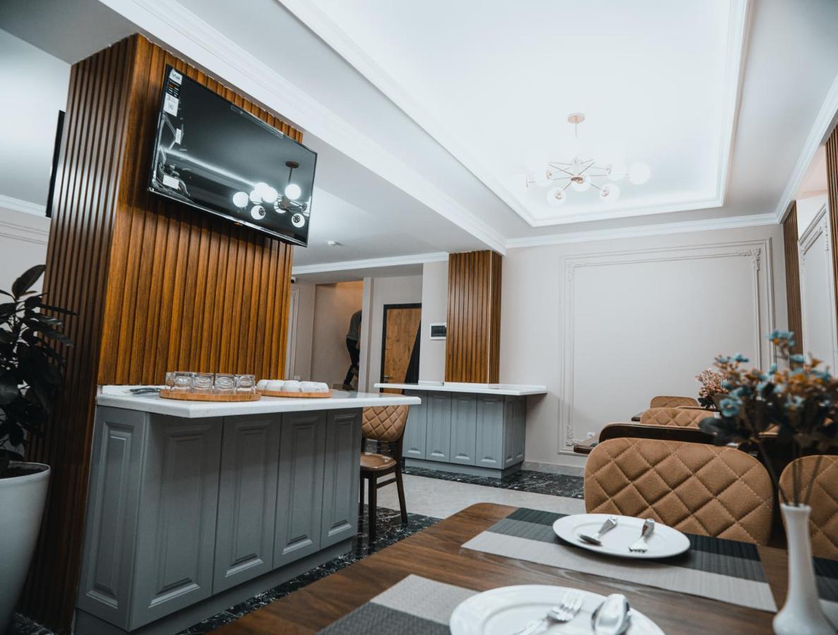 Demure Hotel Tashkent Esterno foto