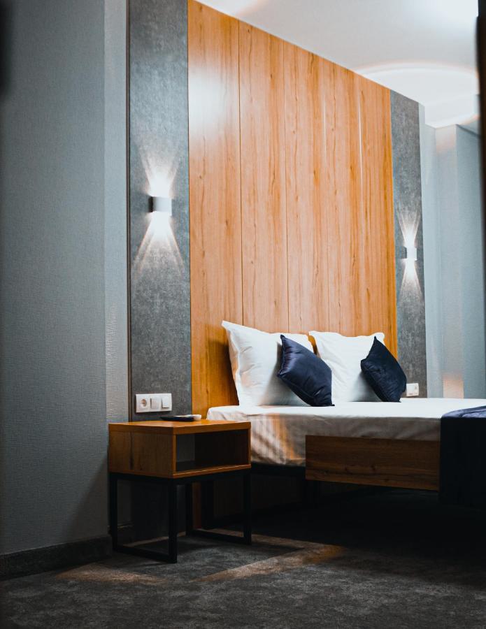 Demure Hotel Tashkent Esterno foto